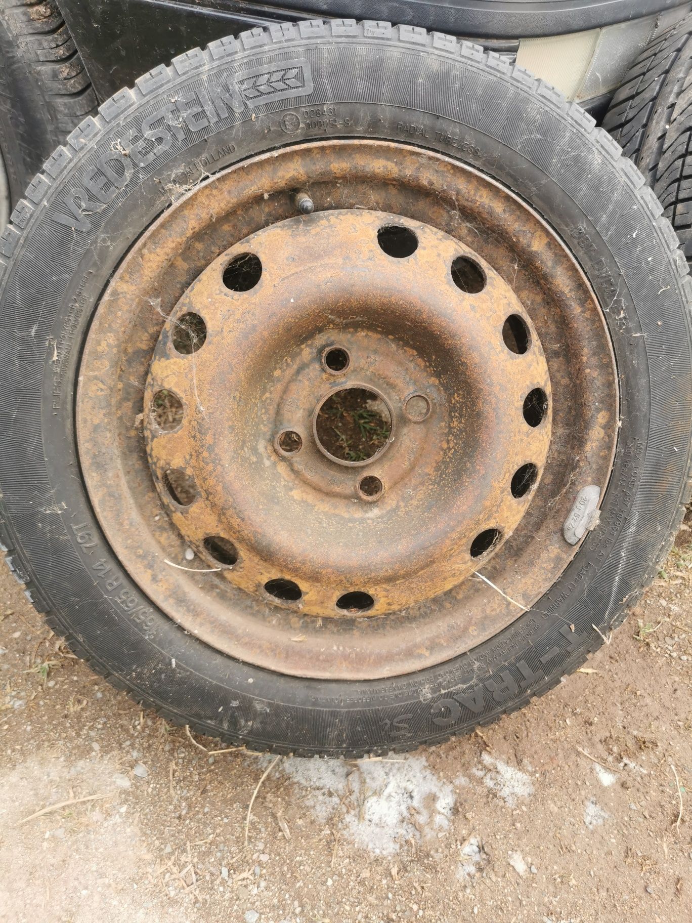 Гуми с джанти 165/65 R14