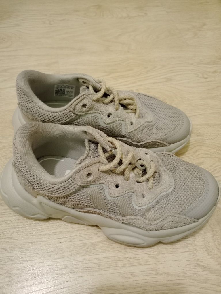 Маратонки Adidas номер 31