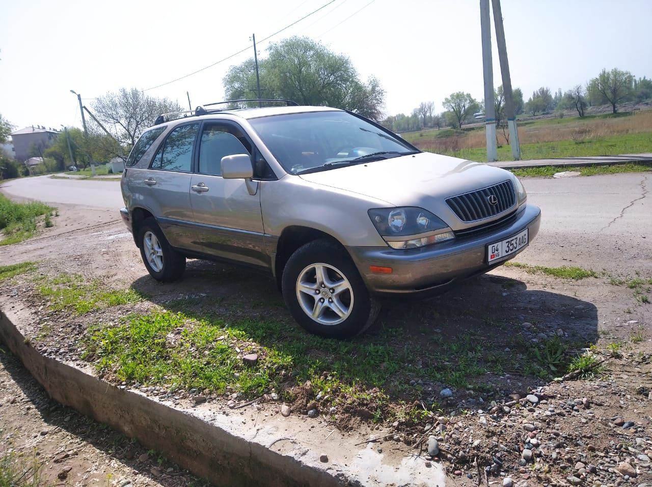 Продаю Lexus RX 300