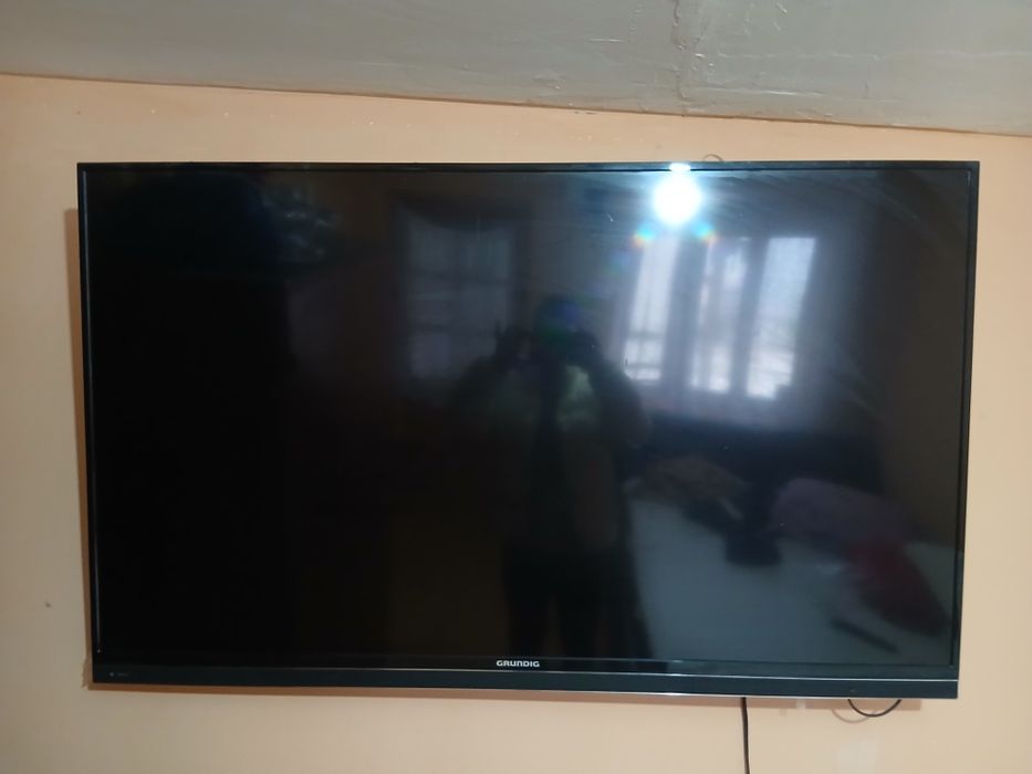 Vand televizor Grundig+ o narghilea cadou !!!