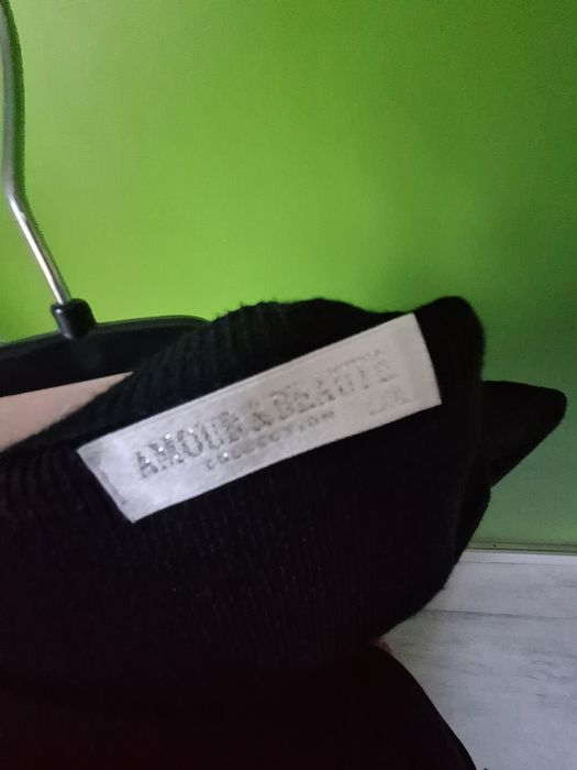 Pulover superb cu pietre strălucitoare