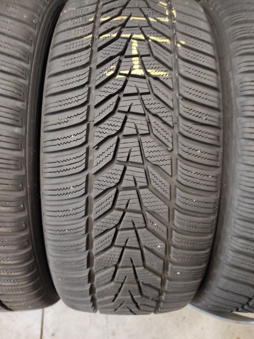 235/45/18 Hankook