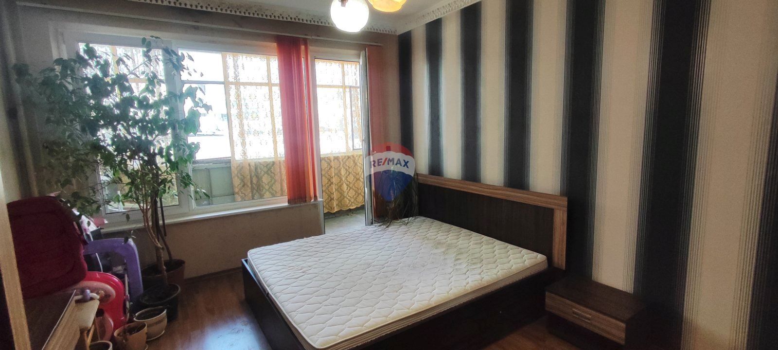 Тристаен апартамент, кв. Младост 2, гр. Варна ТМ