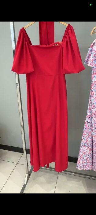 Платье ярко розовое