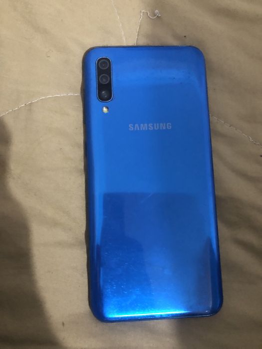 Продам два рабочие телефона