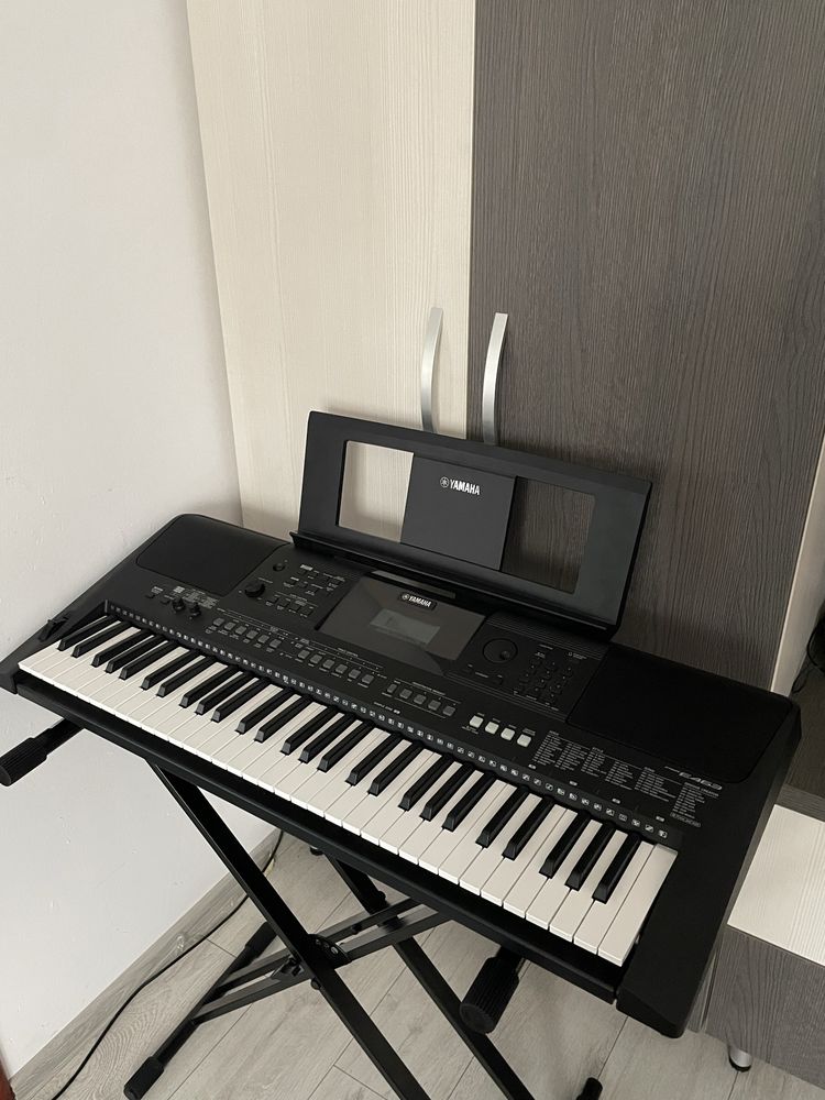 Yamaha PSR-E463