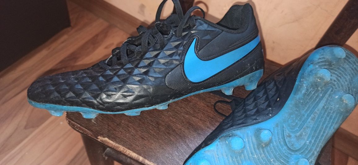 Бутонки NIKE 42. Номер