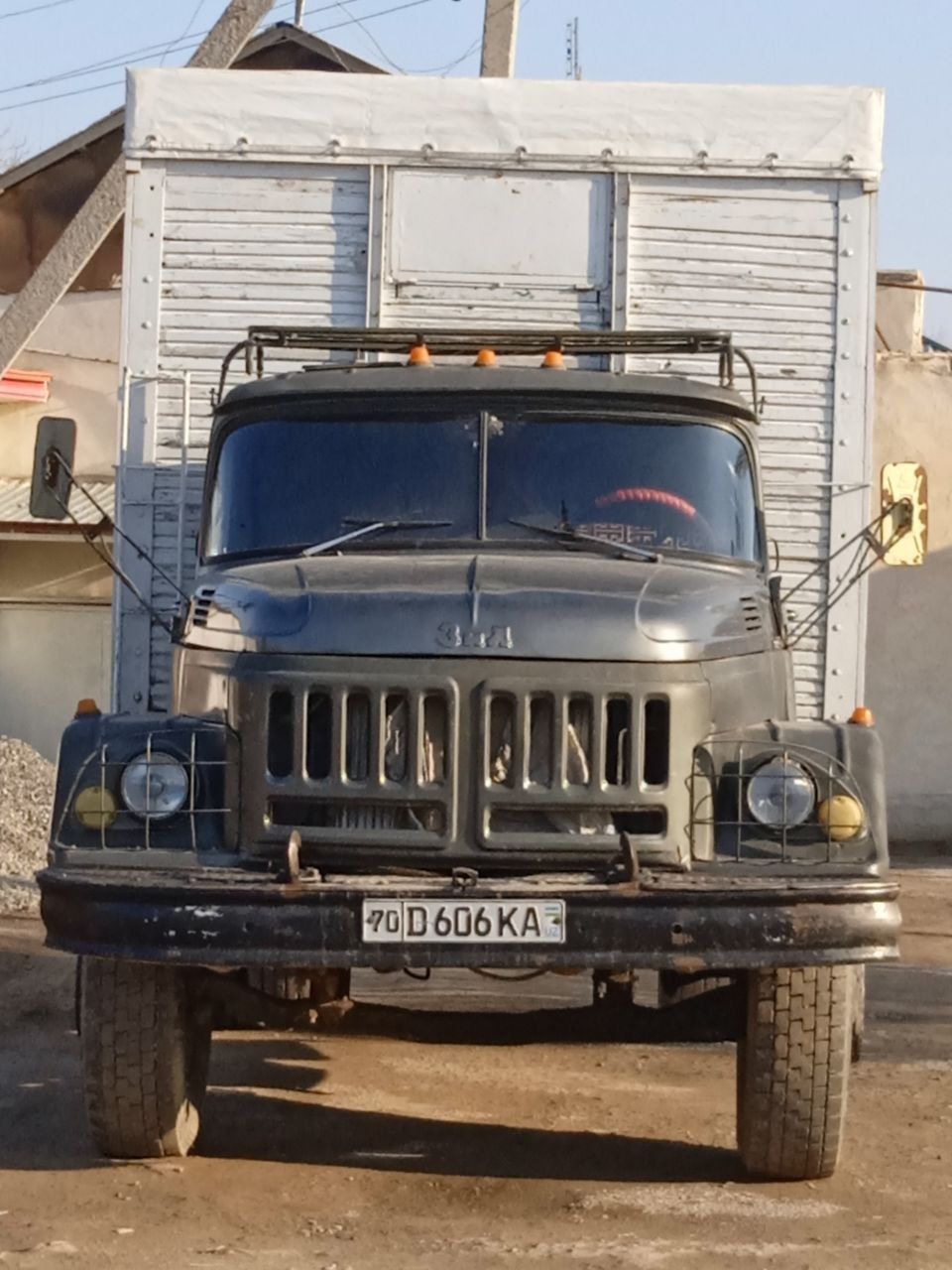 Zil 131 sotiladi