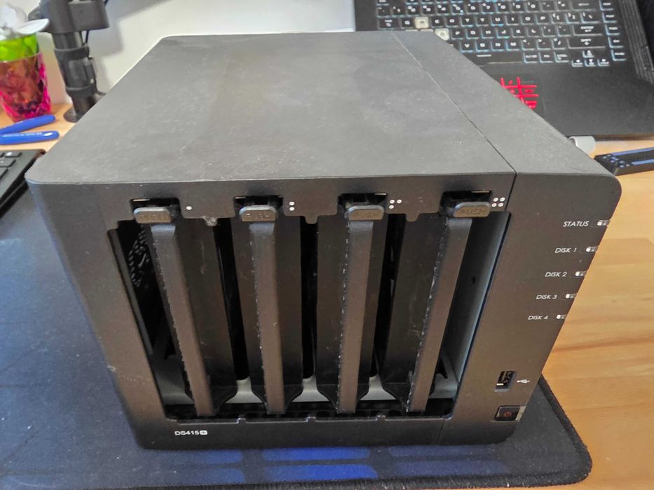 Synology DS1512, DS415, Harduri 4TB, 8TB.