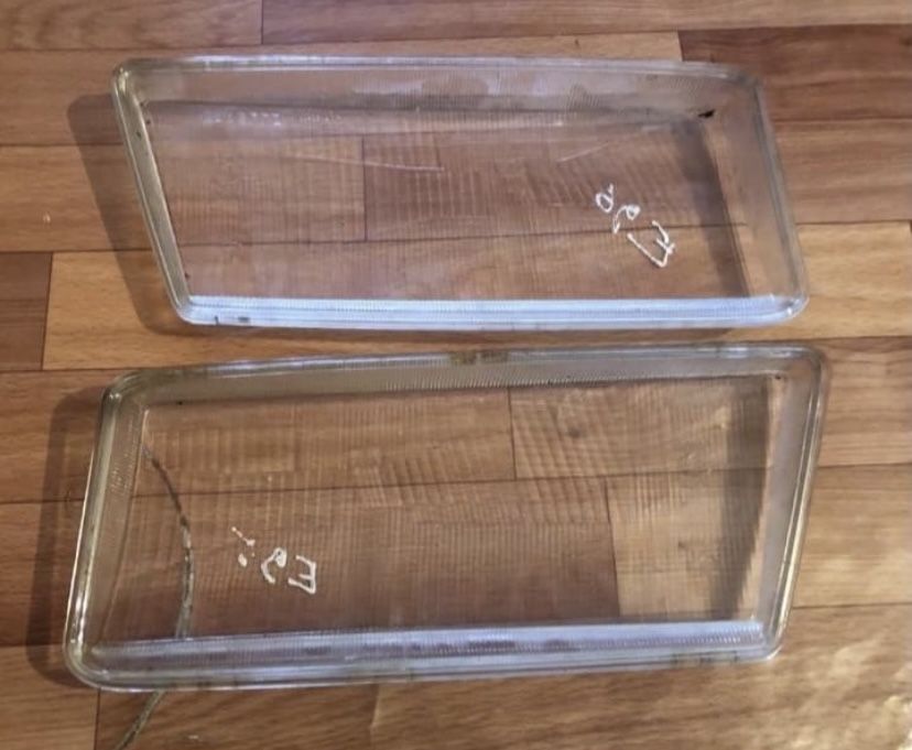 Продам стекло фары