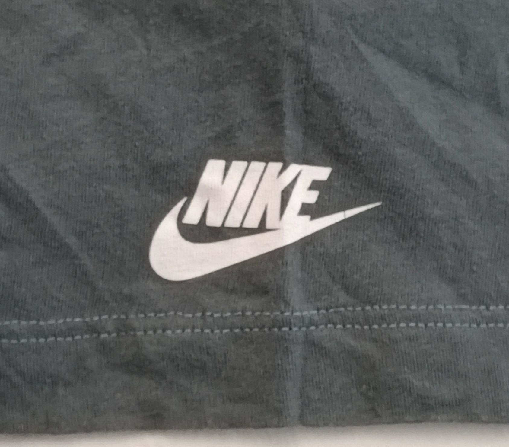 Nike Sportswear Repeat Tee оригинална тениска ръст 158-170см Найк