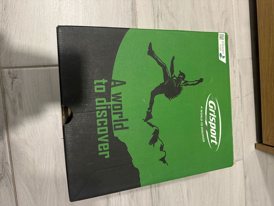 Трекинг обувки чисто нови