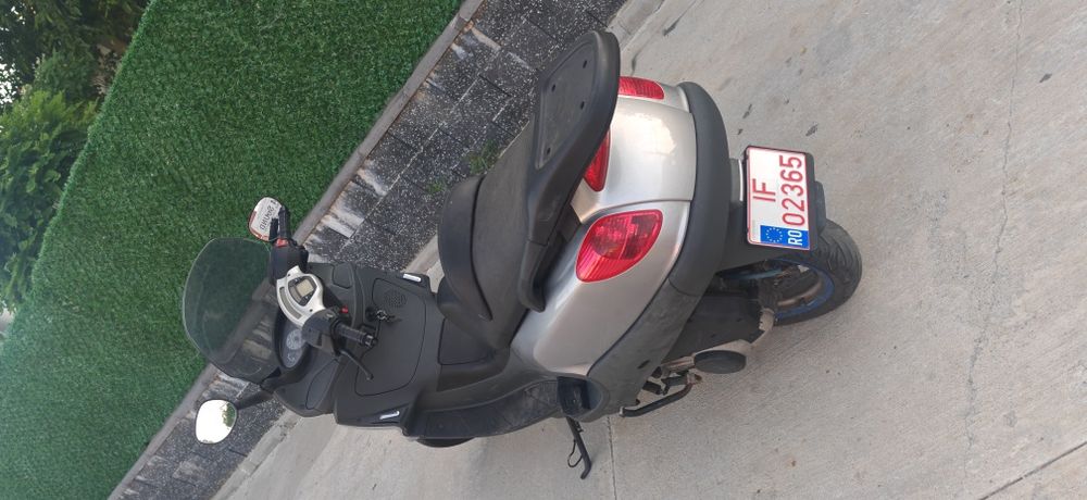Piaggio x9 se conduce cu B