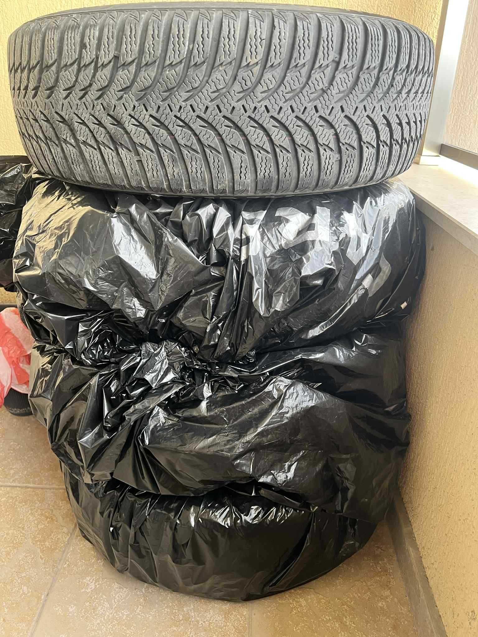 Джанти 16 със зимни гуми 205/60/16 Kia, Hyundai