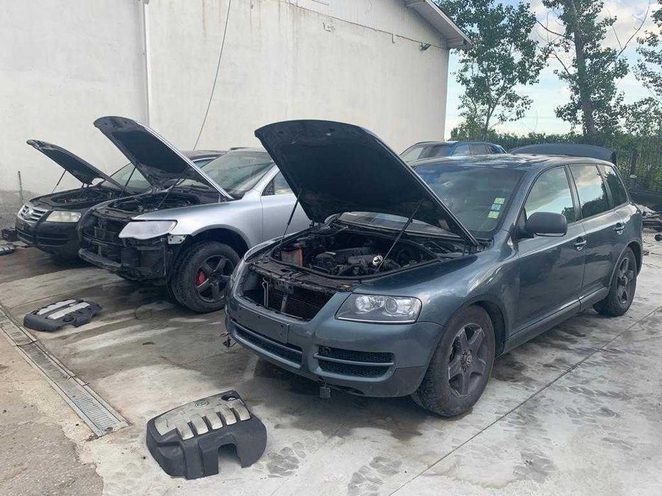 Dezmembrez  Vw Touareg 7L 2.5 TDI BAC/far bixenon adaptiv/bara fata/