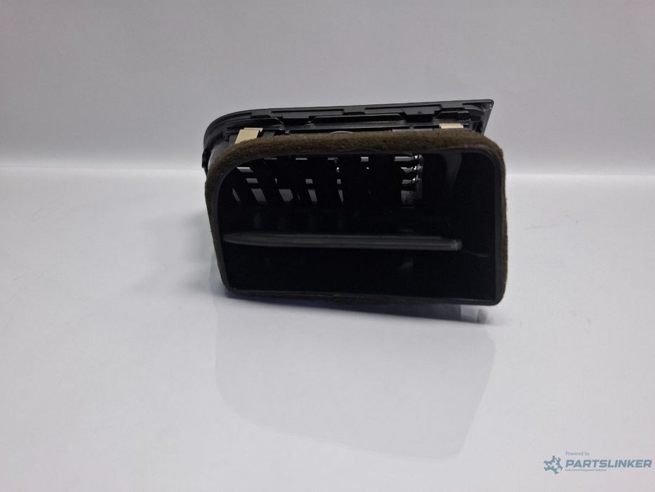 Grila aerisire dreapta SKODA SUPERB II Estate 3T5 2009 - 2015 TDI CBBB, CFGB 3T0819702