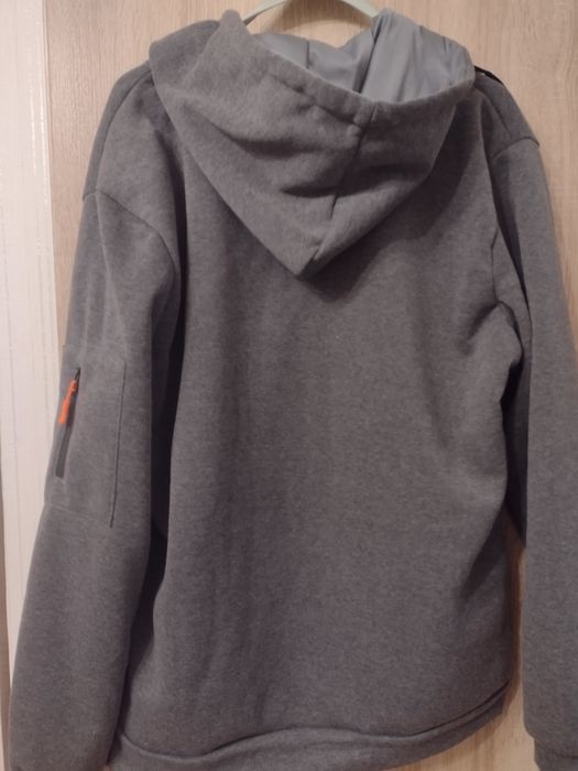 Нов мъжки суичър!