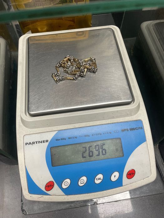 Vând aur:14 k-400 lei,18 k-500 lei