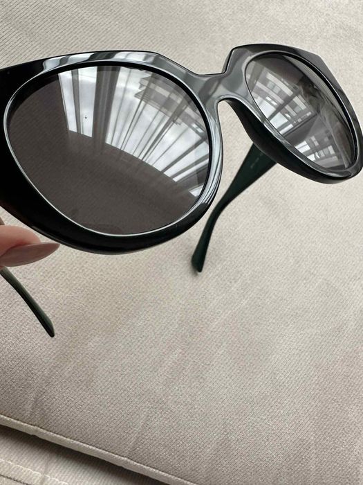 Слънчеви очила Prada