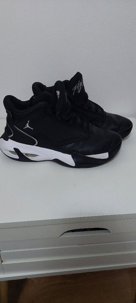 Nike pantofi sport Jordan Max Aura 4 negru marimea 41