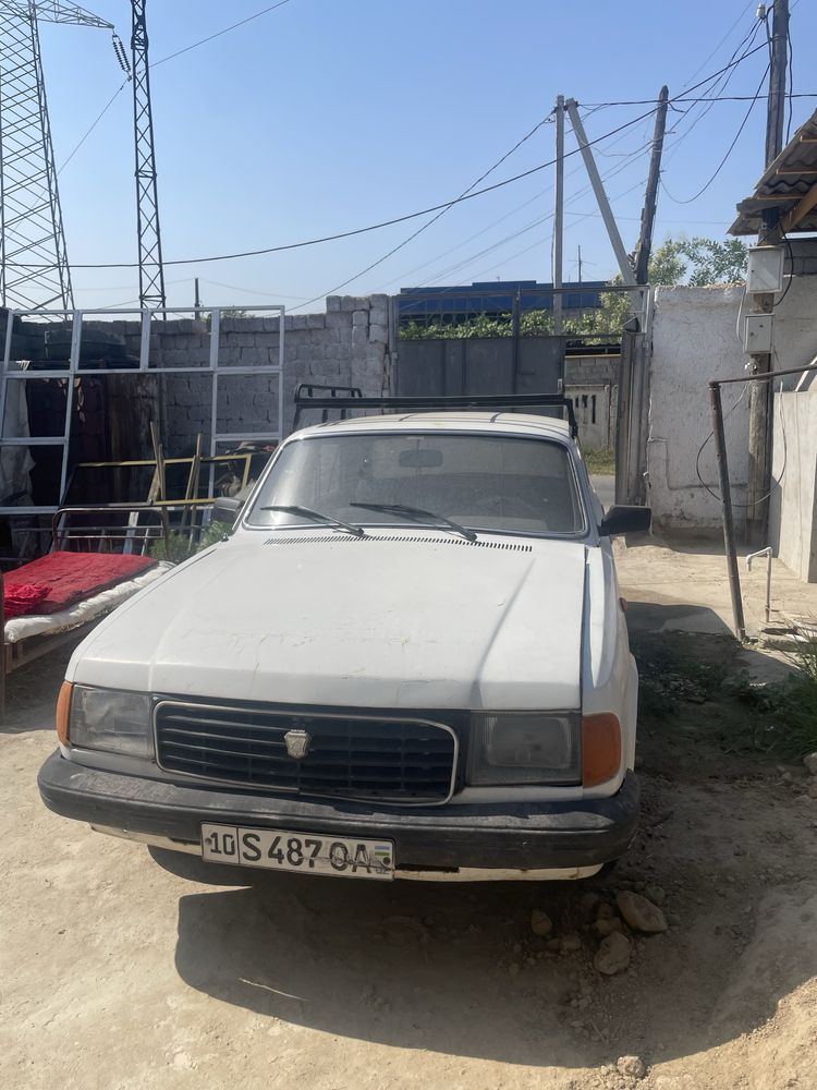 Volga gaz 31029 srochna sotiladi