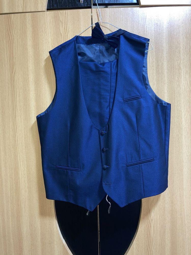 Rochie de mireasa și costum de mire