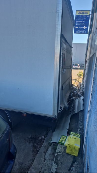 Mercedes Sprinter 413 cititi descrierea