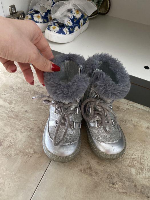 Нови детски маркови обувки