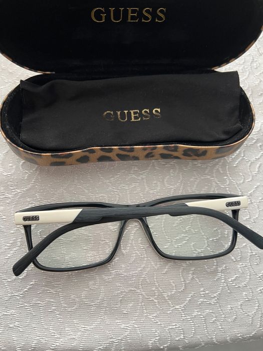 Диоптрични очила Guess