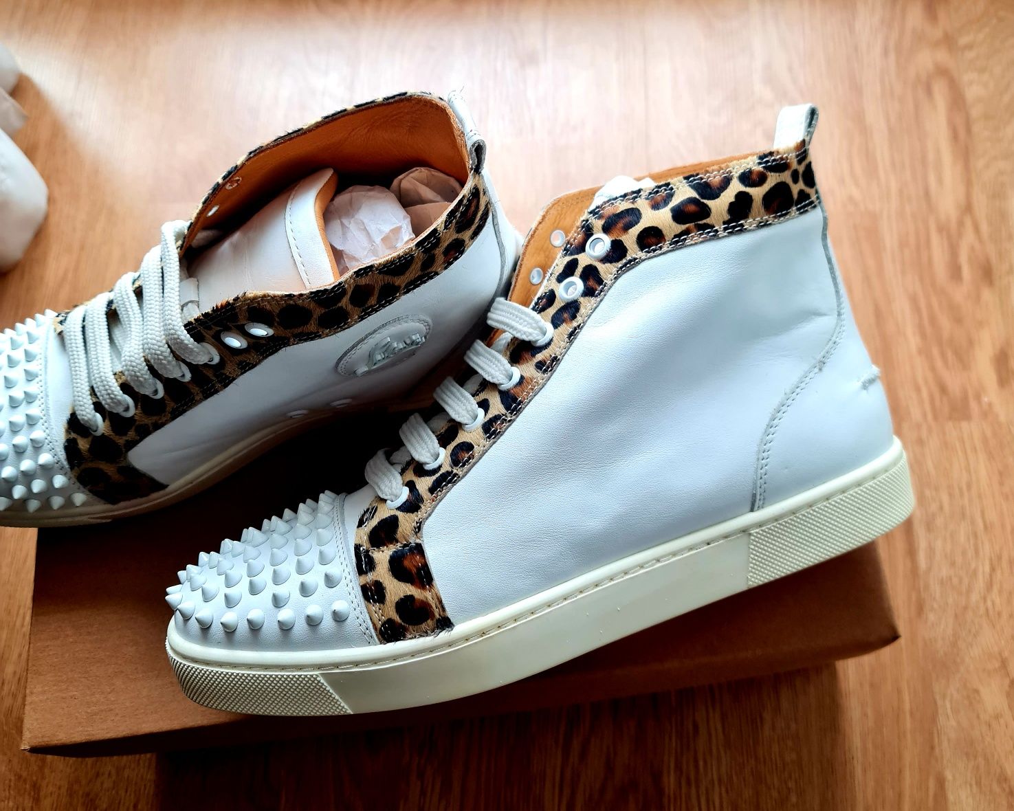 Reducere Christian Louboutin Sneackers Leather 100%