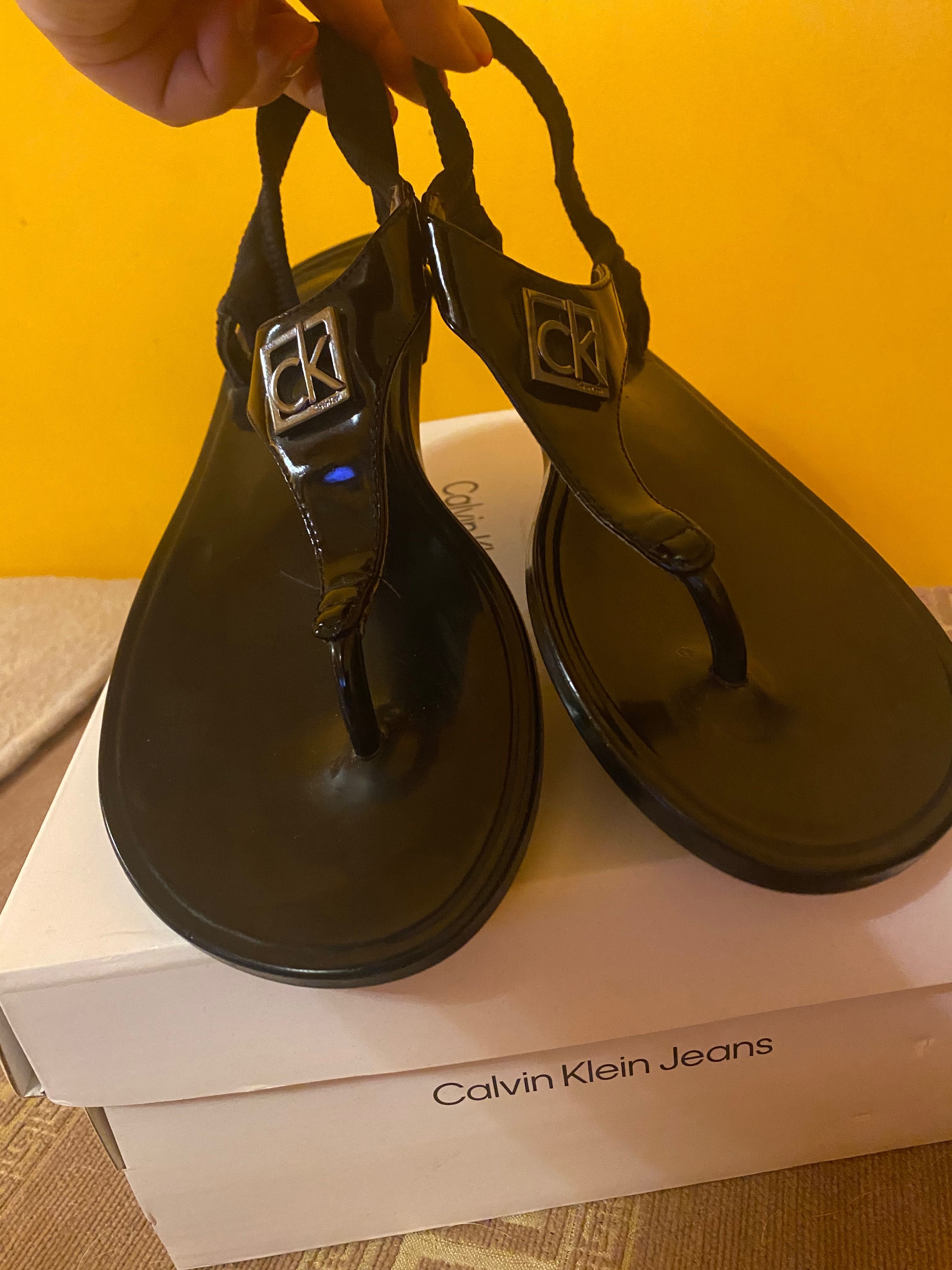 Calvin Klein 36 н