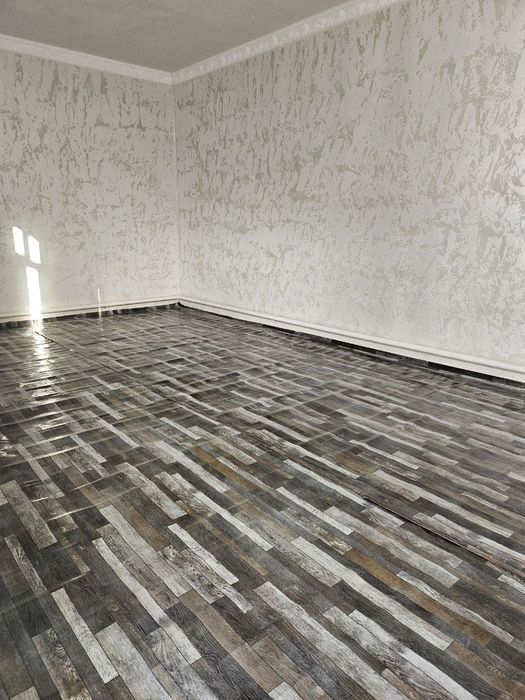 Ховли сотилади. .