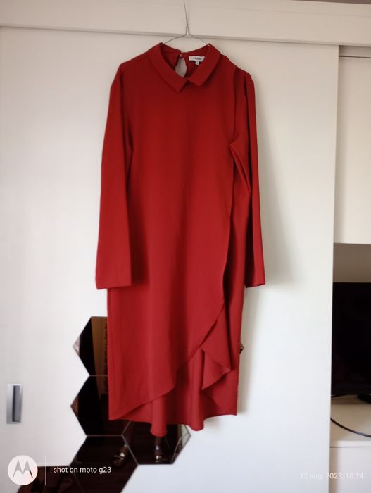 Vând rochii și cămăși