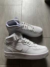 Nike Air Force 1 07 Triple White Mid