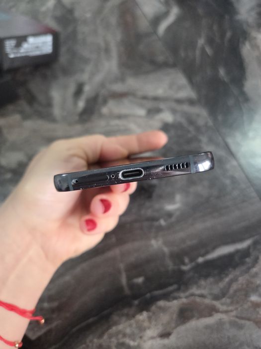 Samsung S22 и подарък case