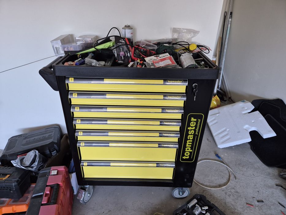 Продавам количка за инструменти  tomaster