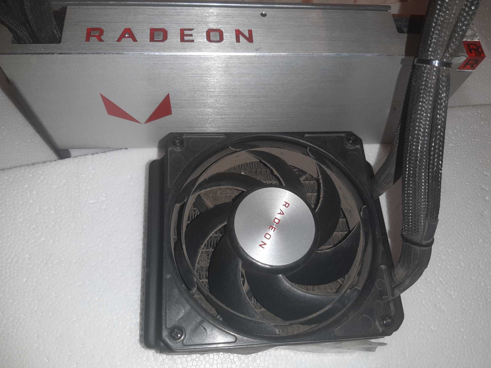 Vega 64 с водно охлаждане, лимитирана серия