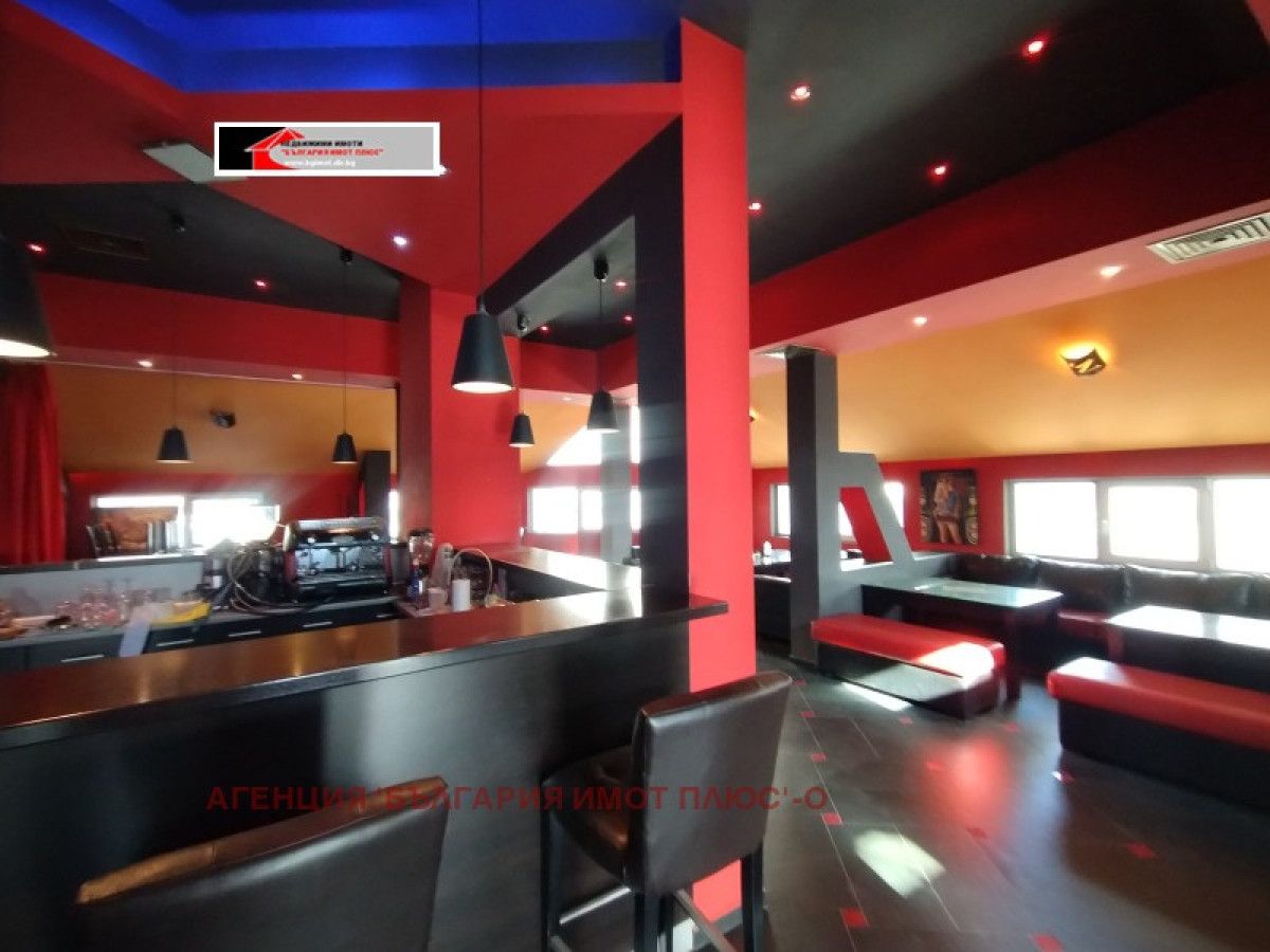 Дава под наем  гр. София - Център 160m²
