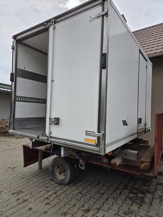 Cub frigorific pentru instalat pe mașină