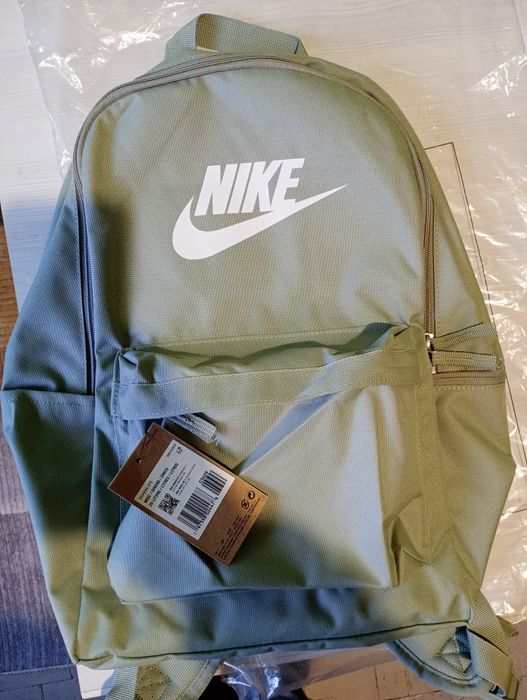 Спортна раница NIKE чисто нова с етикет