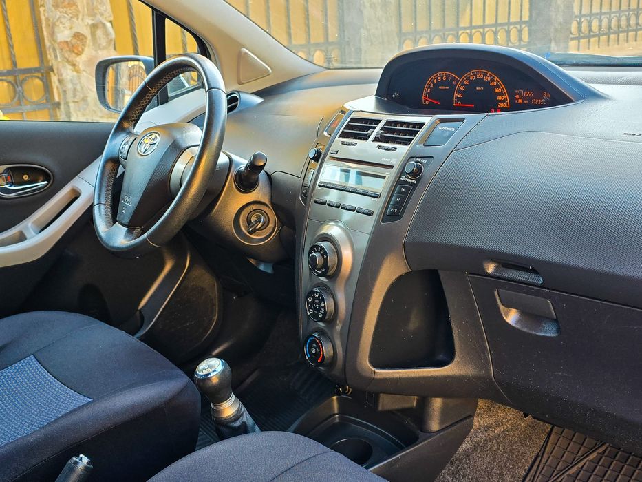 Toyota Yaris Facelift 2010 benzina Stare Impecabila!