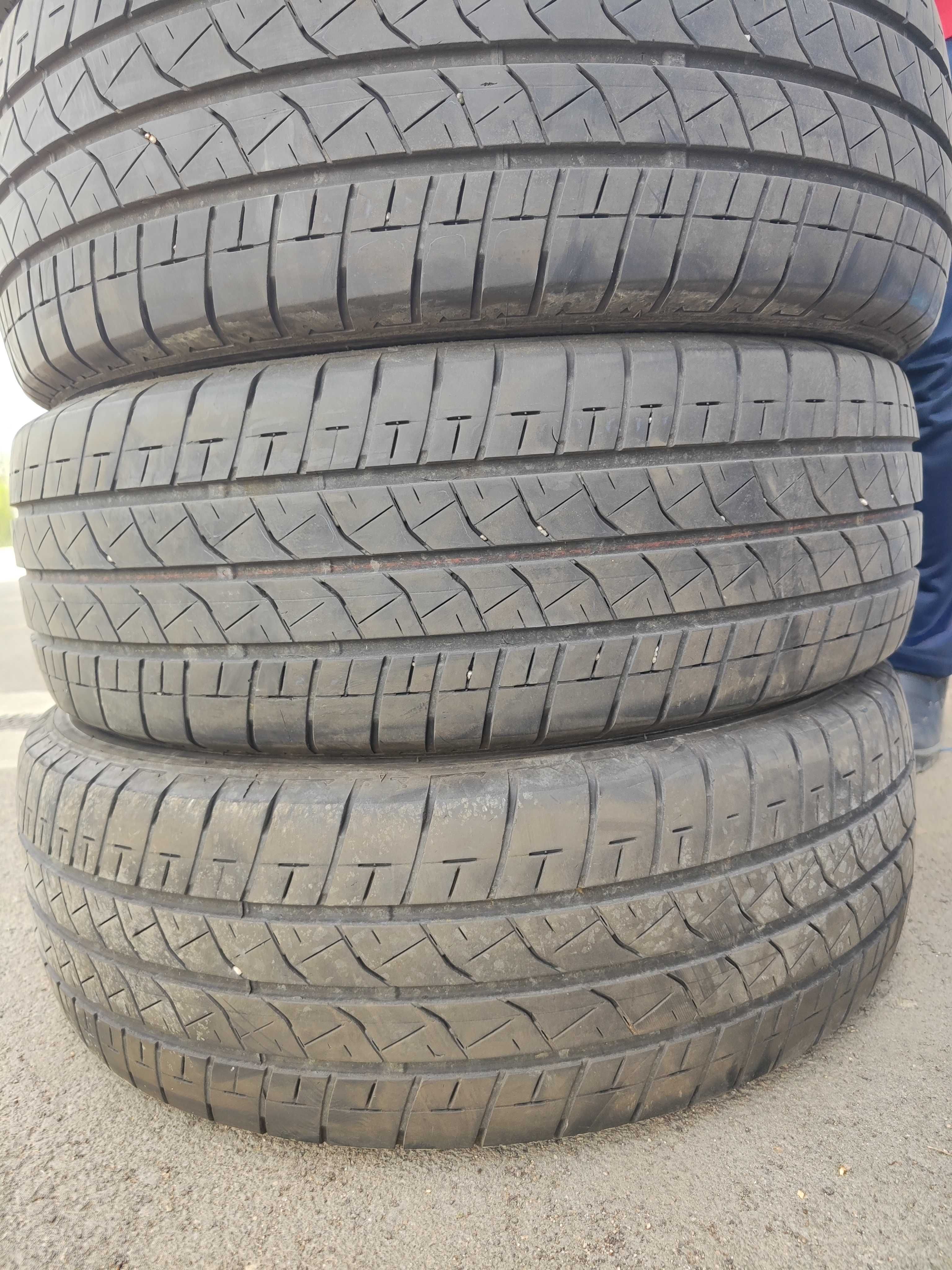 4бр.летни гуми 215/65/16C Bridgestone