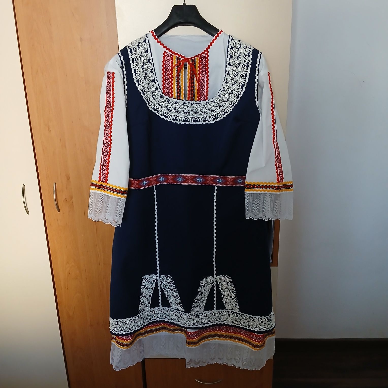 Гердани и гривни от пендари, сребристи и златисти