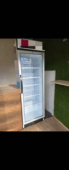 Хладилна витрина