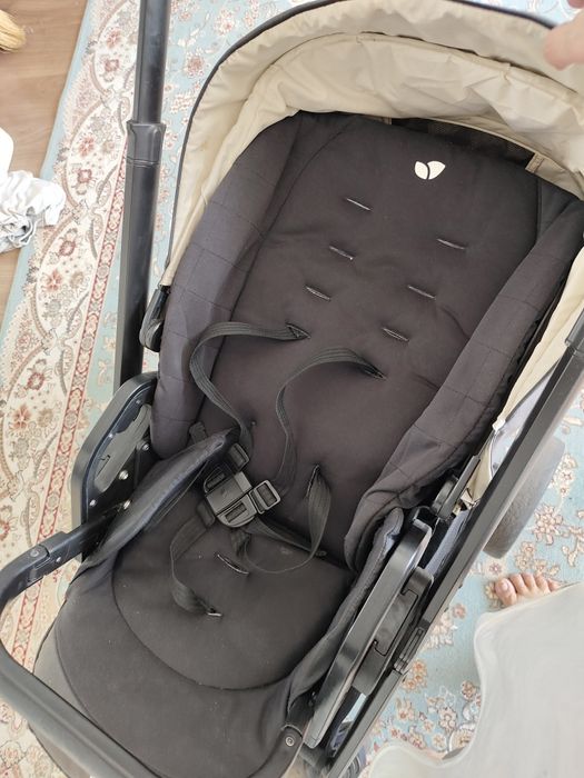 Коляска прогулочная фирменный новый состояние