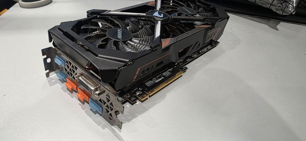 Vand placa video GTX 1080 Ti 11 gb Gigabyte Aorus