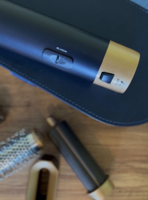 Сешоар за коса 5в1 - с приставки и 3 температурни възможности