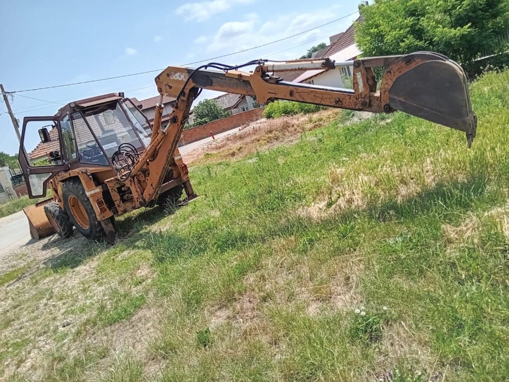 Buldoexcavator Case 580G 4X4 recent adus