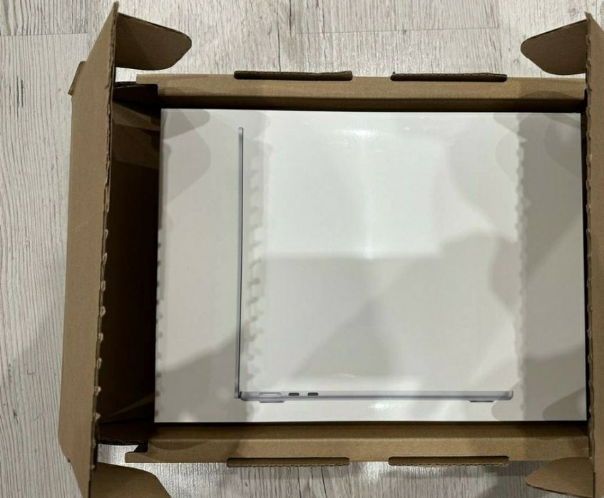 Apple MacBook Air 13 Ноутбук 13.60", Apple M2 (8C CPU, 8C GPU), RAM 8