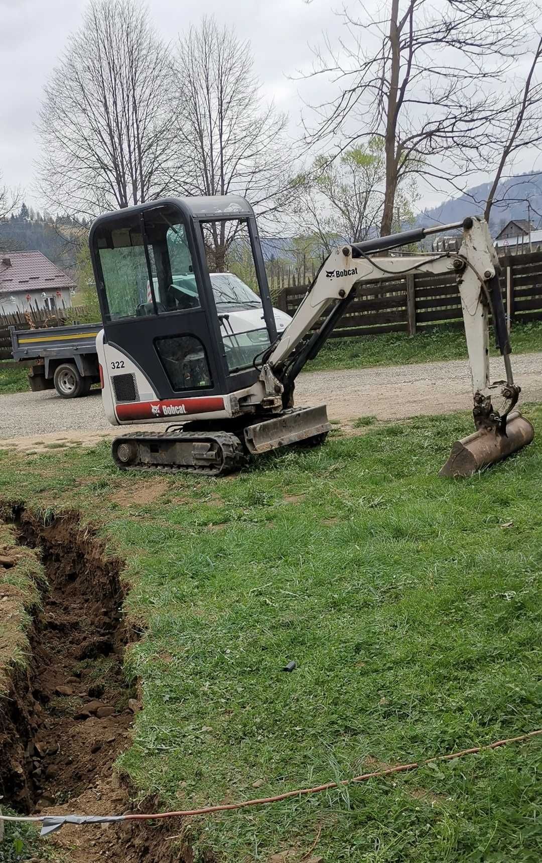 Miniexcavator bobcat 322